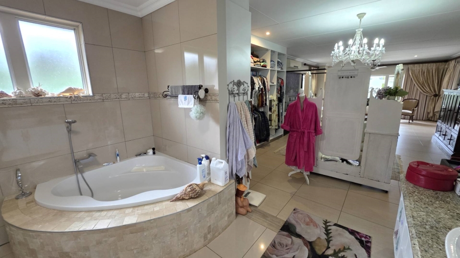 3 Bedroom Property for Sale in Caribbean Beach Club North West